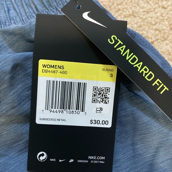 Nike Short - Picture 2 of 2